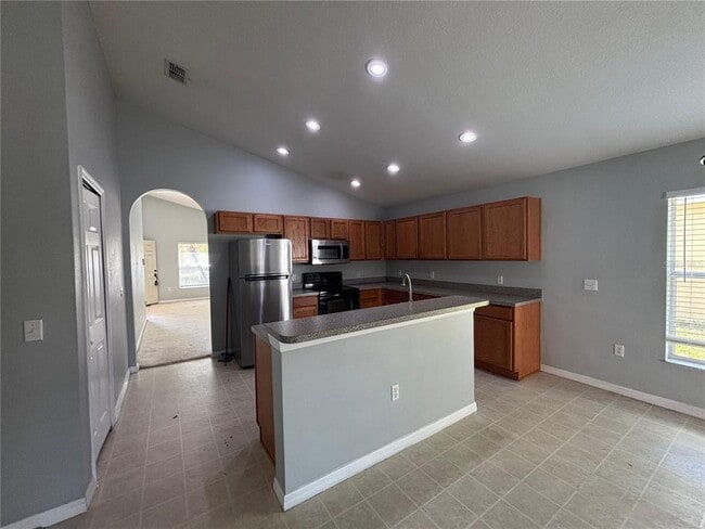 Building Photo - 3068 Cameron Dr