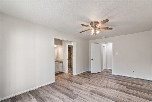 Primary Photo - 22115 Fincastle Dr