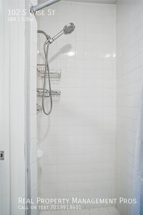 Building Photo - 102 S Wise St