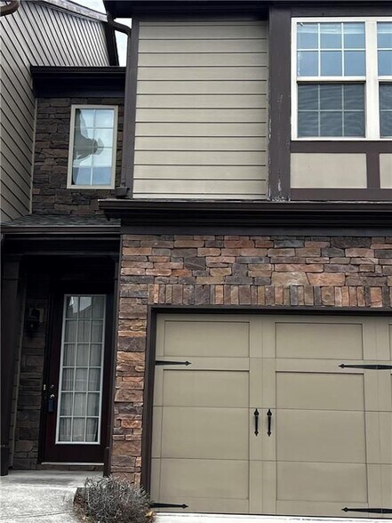 Building Photo - 3702 Brockenhurst Dr