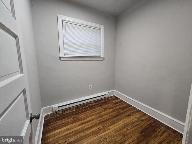 Building Photo - 2536 W Cumberland St