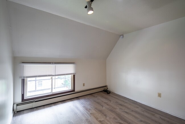Building Photo - 7 105th St