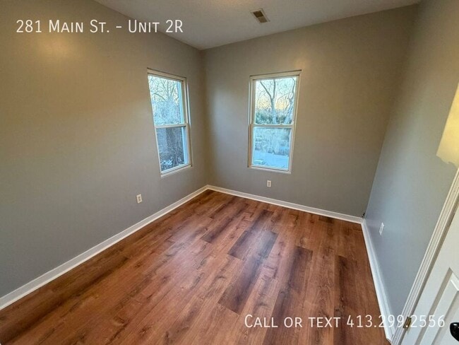 Building Photo - 281 Main St