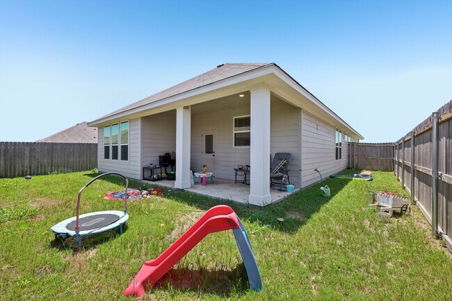 Building Photo - 716 Killam Dr