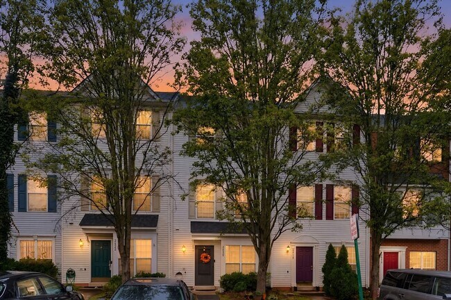 Building Photo - 2420 Dew Meadow Ct