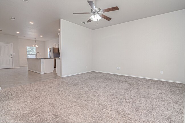 Building Photo - 1600 Rattler Ln