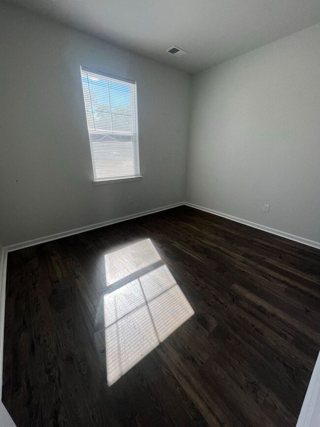 Building Photo - 3BD/ 2BA house in Forestbrook Cove