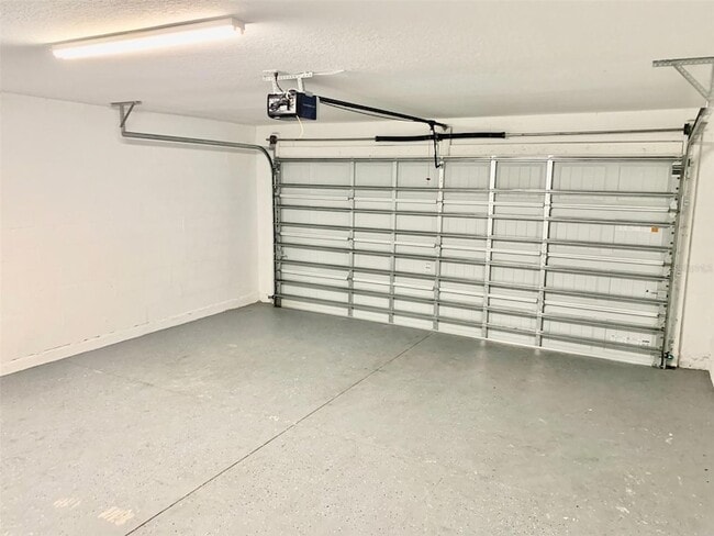 Building Photo - 6338 Lenape Ln