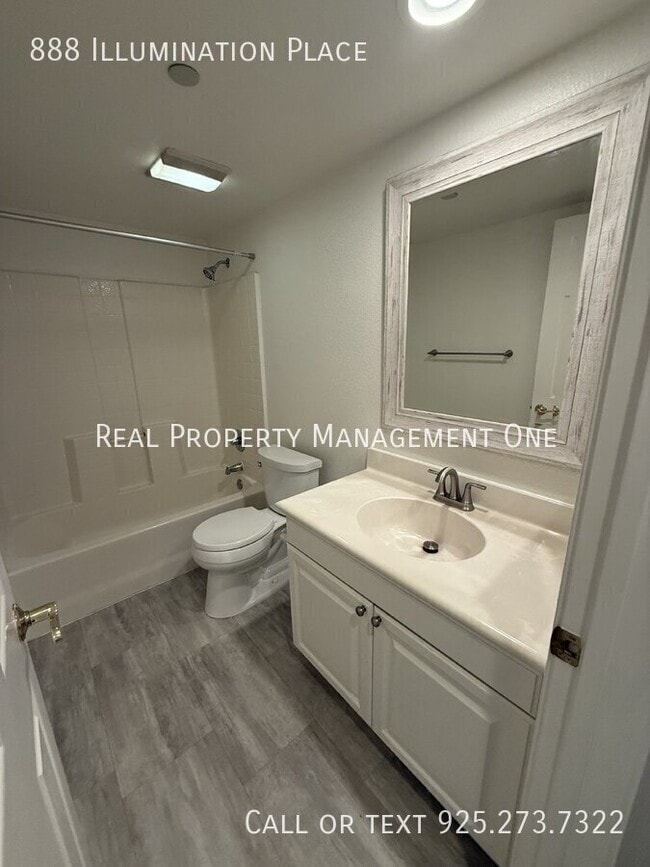 Building Photo - 888 Illumination Pl