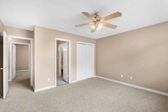 Building Photo - 1723 13th Ct S