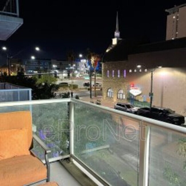 Building Photo - 353 E Bonneville Ave