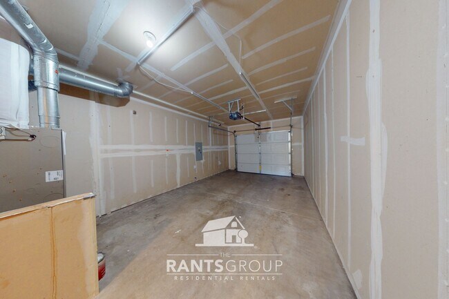 Building Photo - 7043-7045 Lazy Ct SW