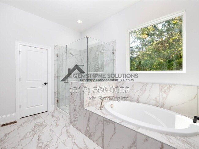 Building Photo - 631 Silva Ln