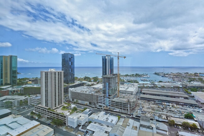 Building Photo - 1009 Kapiolani Blvd