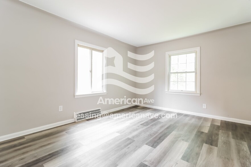 Building Photo - 12641 Mettetal St