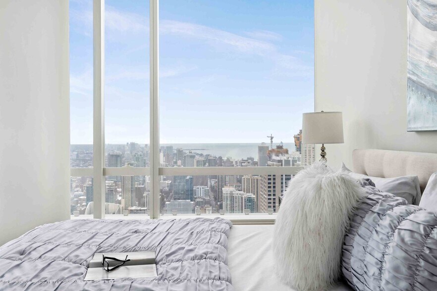 Building Photo - 101 W Wacker Dr