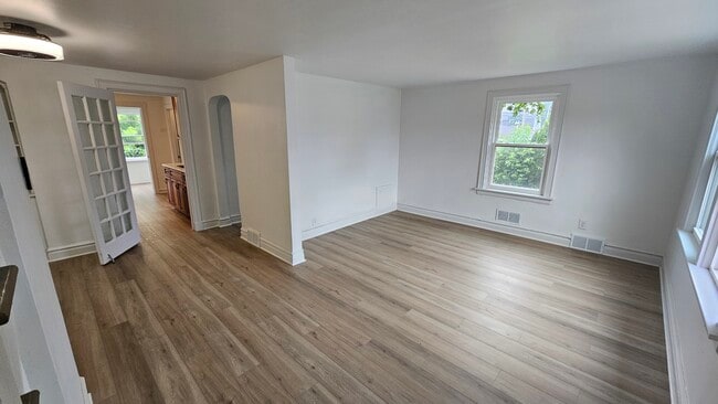 Building Photo - 3244 N Osceola Ave