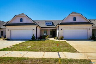 Building Photo - 6073 Gardner Maples Dr SE