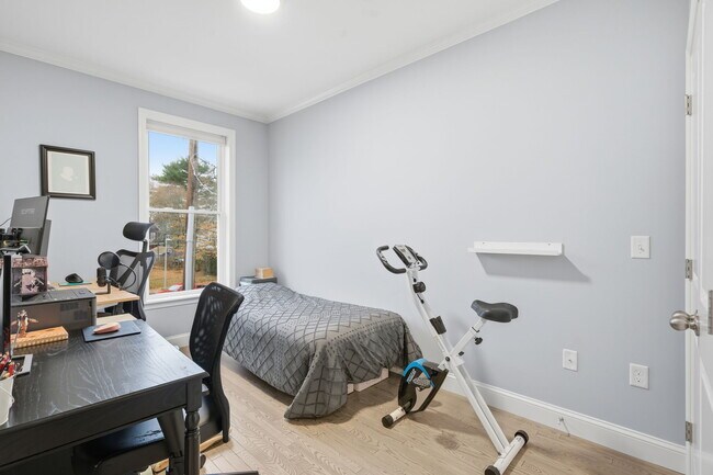 Building Photo - 68 Edson St