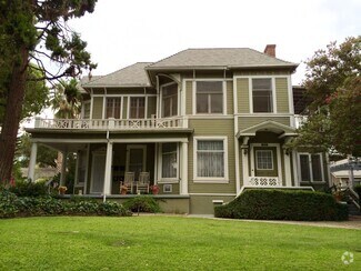 Building Photo - 120 E Fern Ave