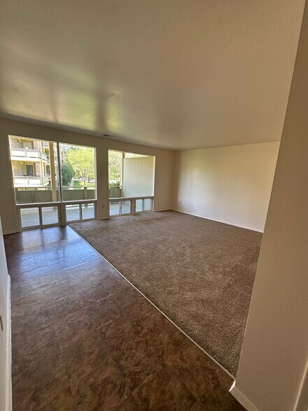 Building Photo - 7208 Donnell Pl