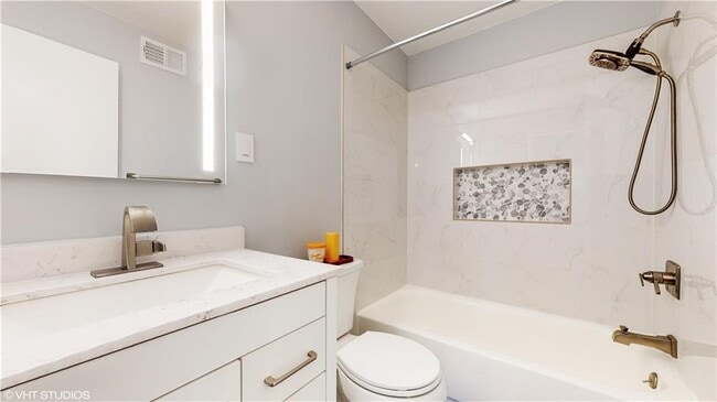 Building Photo - 1177 Church St