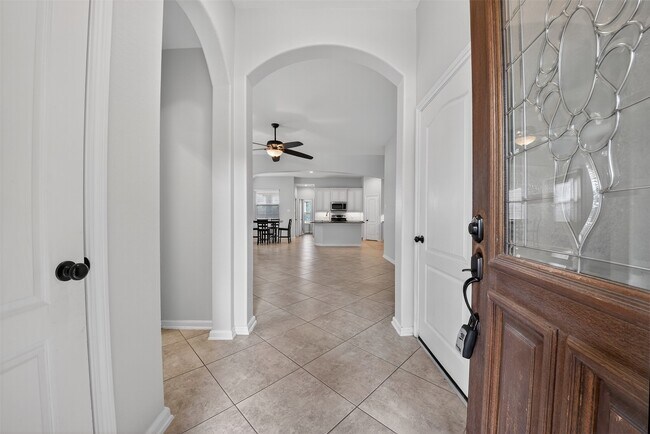 Building Photo - 8922 Pinenut Dr