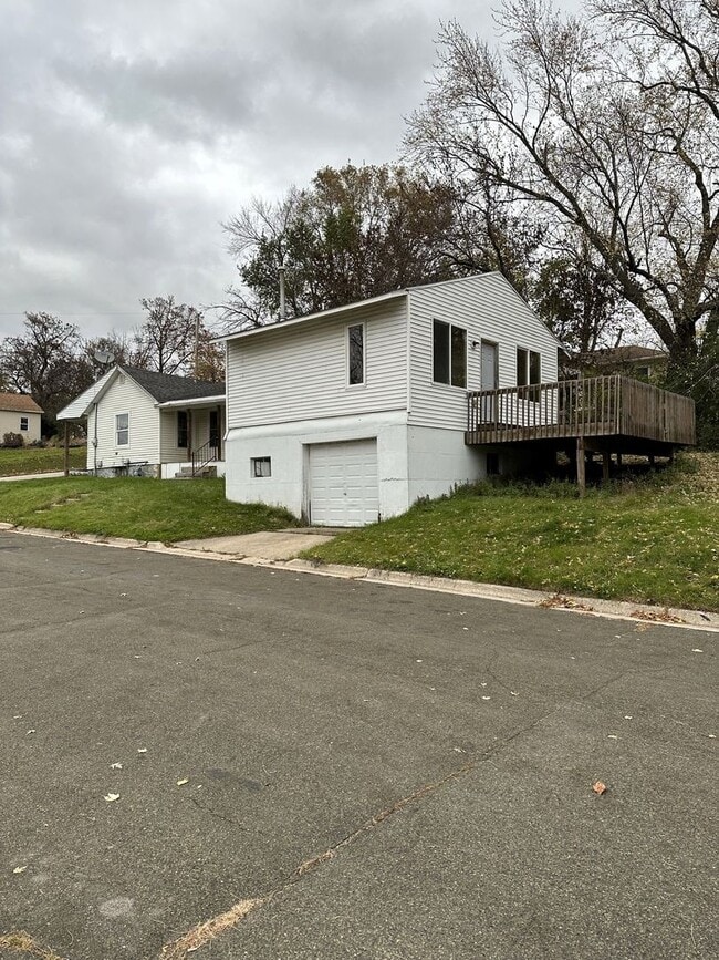 Building Photo - 3BR | 2BA | 1 Car Home in Whitewater
