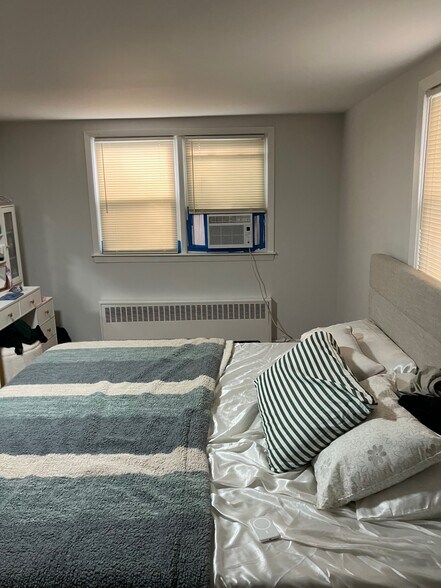 Building Photo - 106 Prospect St