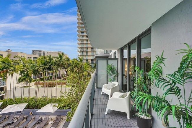 Building Photo - 121 NE 34th St