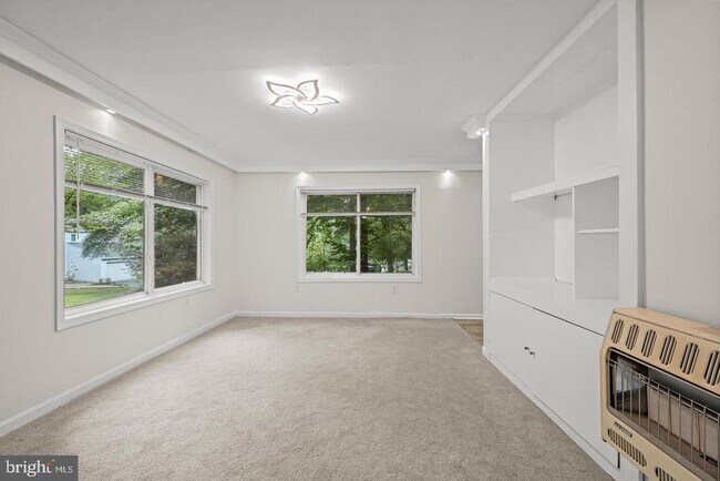Building Photo - 10600 Vantage Ct