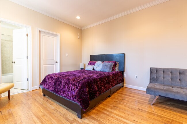 Primary Photo - 430 Irving St NW