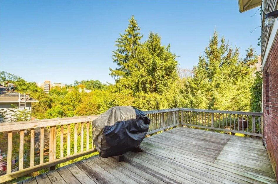 Building Photo - 2324 Woodward Ave