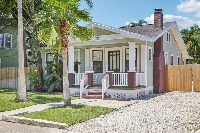 Building Photo - 712 E Caracas St