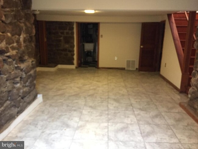 Building Photo - 529 Dunkirk Rd