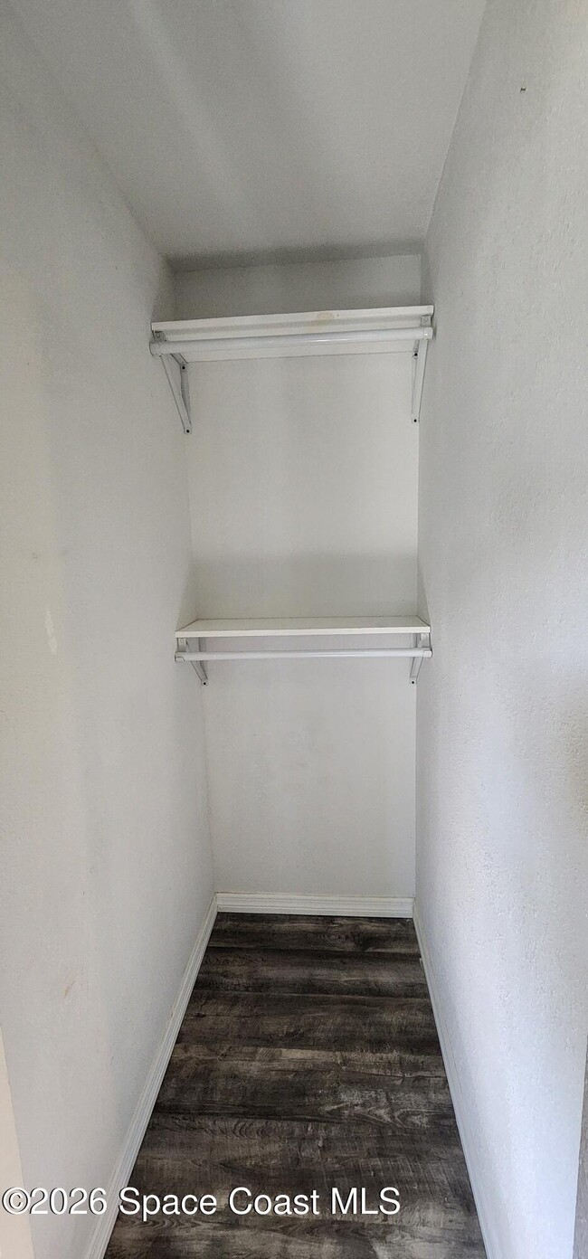 Building Photo - 1301 Lynne Dr