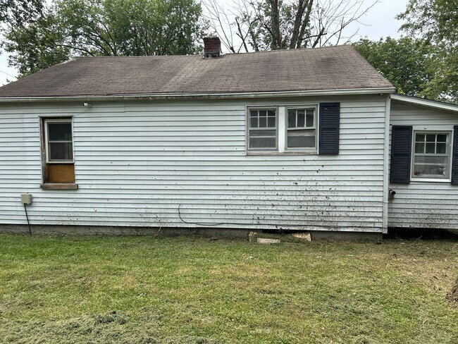 Building Photo - 319 Seventh St