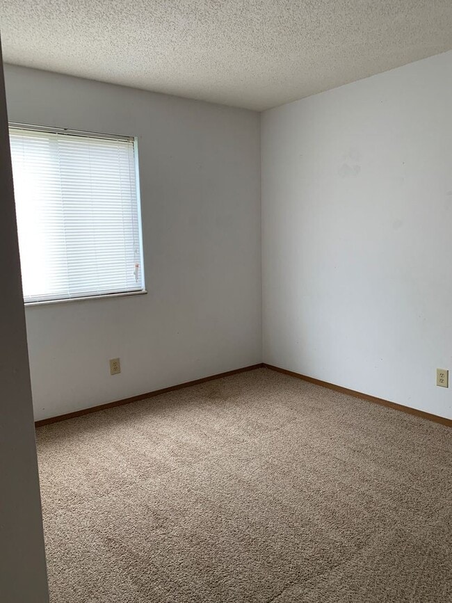 Building Photo - 2 br, 2 bath House - 16 Woodland Oaks Apt 8