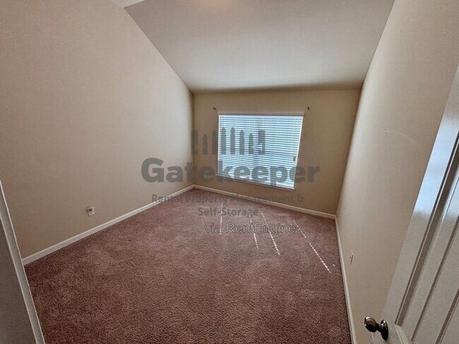 Building Photo - 4743 Chickadee Ln