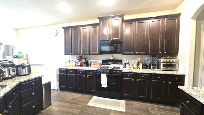 Building Photo - 18514 Gardens End Ln