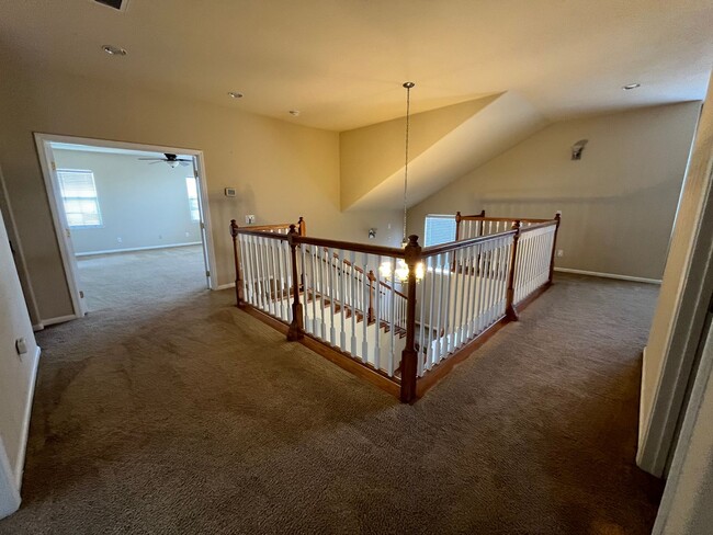 Building Photo - Upgraded and Beautiful Spacious 4 Bedroom ...