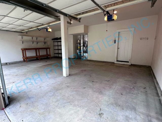 Building Photo - Spacious 4-Bedroom Retreat with 2.5 Baths ...