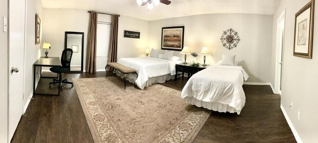 Building Photo - 1311 Bagby Ave