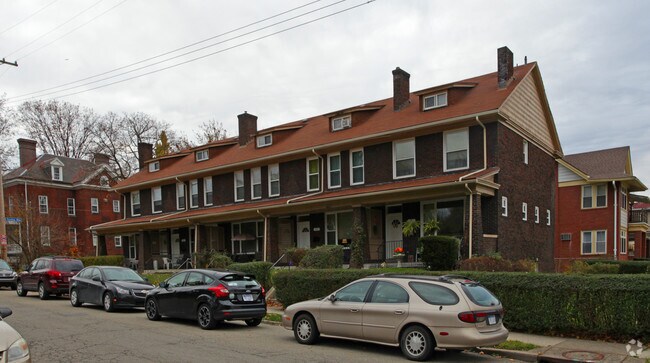 Building Photo - 319-327 N Murtland St