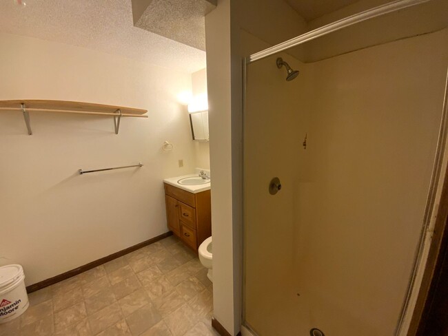 Building Photo - 1801-1803-1803 Garden Dr