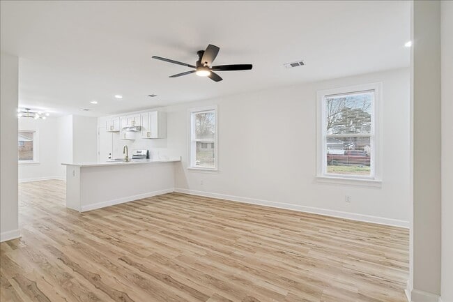 Building Photo - 2994 Grenadier Cove