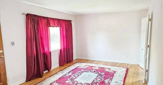 Building Photo - 427 Valentine St