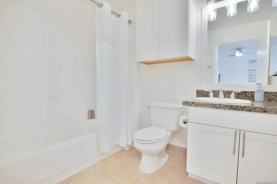 Building Photo - 530 K St