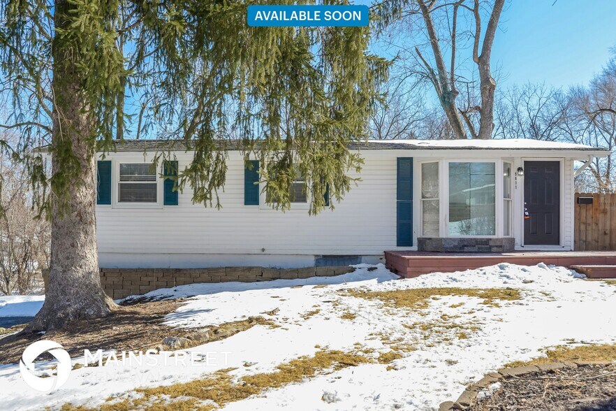 Primary Photo - 5811 N Highland Ave