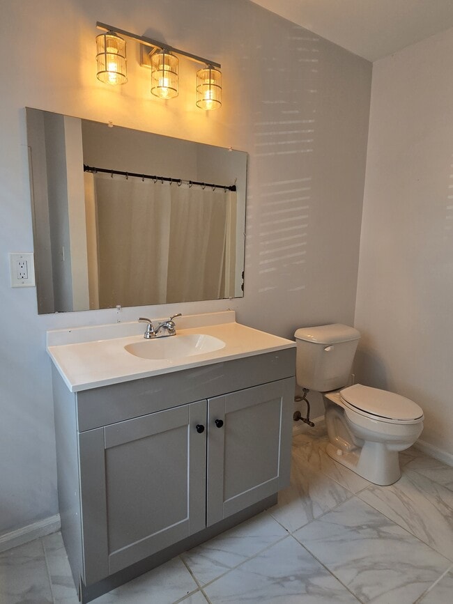 Building Photo - 2733 Crosswinds Dr